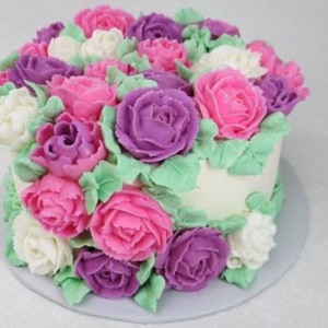 BUTTERCREAM PIPED ROSE CAKE ON AMERICAN BUTTERCREAM 10-2015 small version