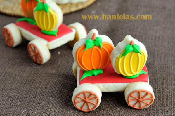 Pumpkin Wagon Cookies - Hani at Hanielas - 7