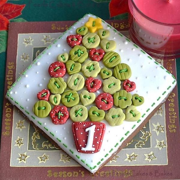 Button Christmas Tree - Day 1- Sugar Pearls Cakes and Bakes