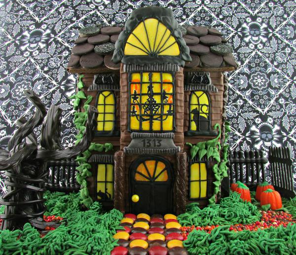 Haunted Gingerbread House - If You Give a Nerd a Cookie - 5