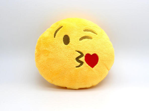 kissy-face-emoji-pillow_2048x2048