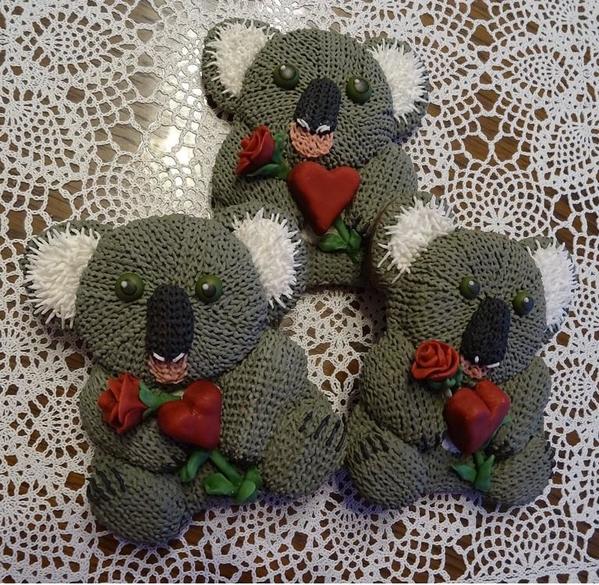 #3 - Knitted Valentine Koalas by swissophie