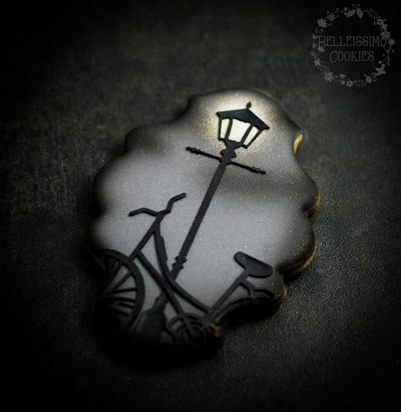 #7 - Street Light Cookie by Belleissimo Cookies