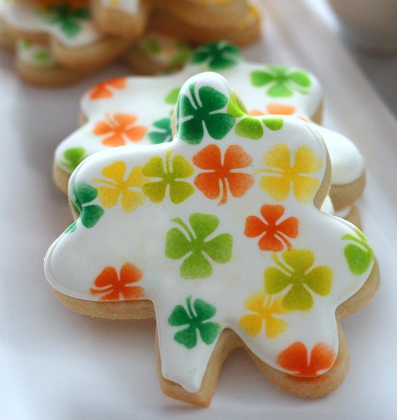 #5 - Shamrock Cookies (Tutorial) by My Cookie Clinic