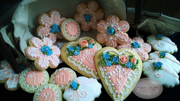 #7 - 35th Anniversary Hearts and Flowers by SusieQCookies