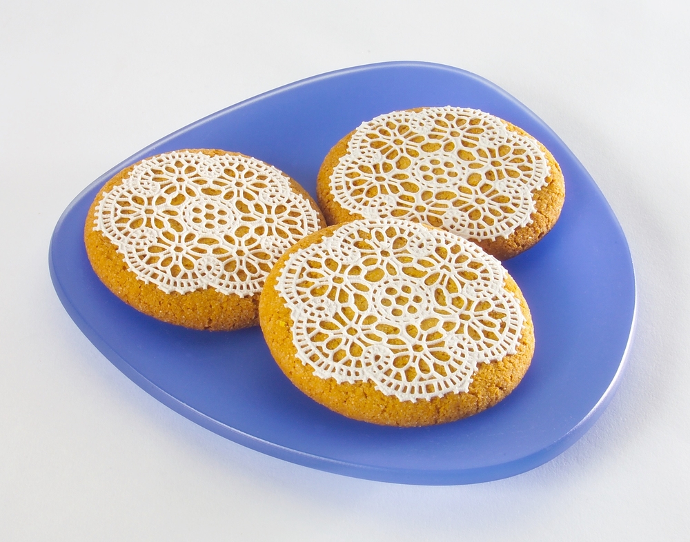 lace cookies.