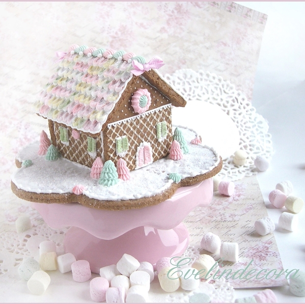 #1 - %22Home Sweet Home%22 Mini Gingerbread House by Evelindecora