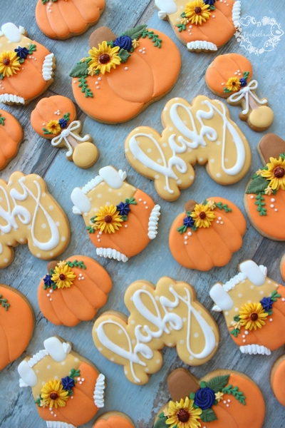 #8 - Fall-Themed Baby Cookies by Cookieland