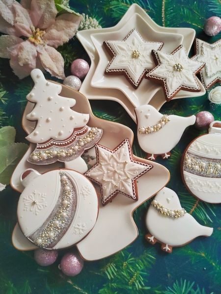 #1 - Christmas Cookies in White and Shining Silver by Bożena Aleksandrow