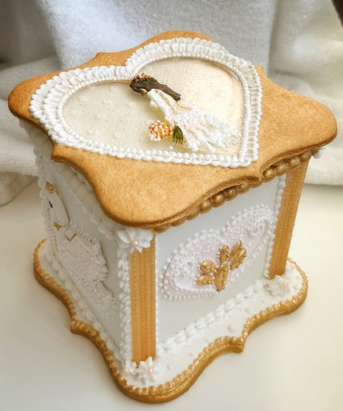 #10 - Bride Luxury Box by cookiebouquets