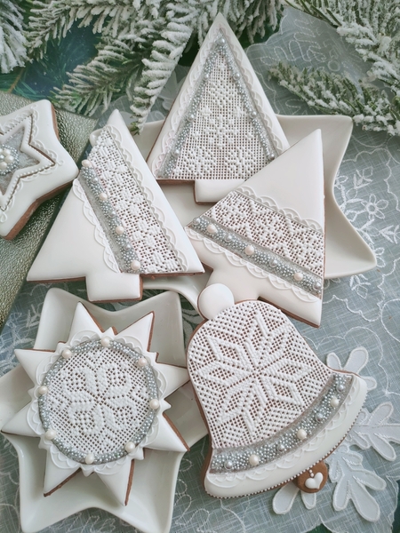#5 - Christmas Cookies in White with a Flash of Silver by Bożena Aleksandrow