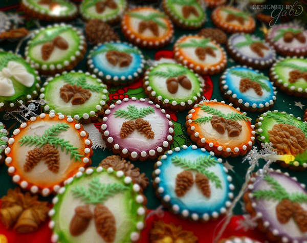 #10 - Colorful Gingerbread by Icingsugarkeks