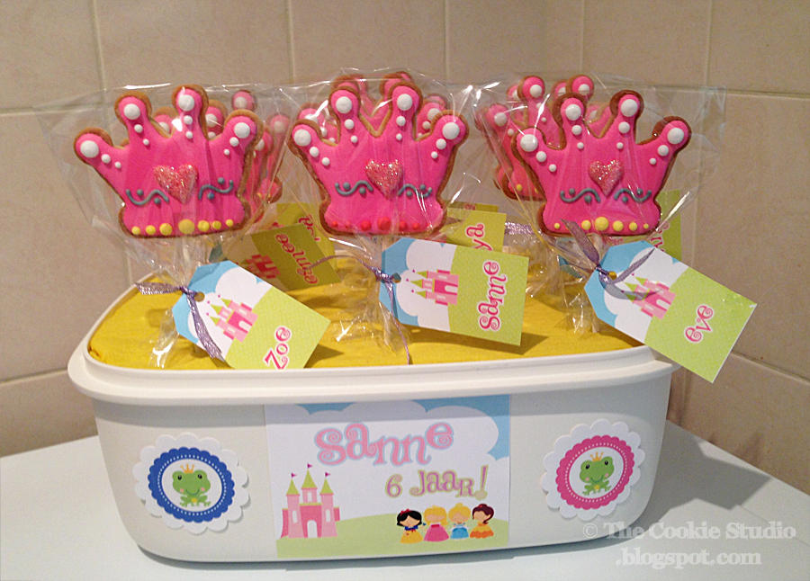 Princess theme cookie giveaway