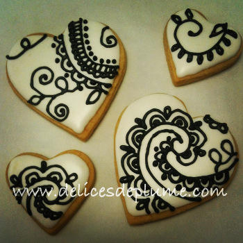 Wedding henea cookies in white