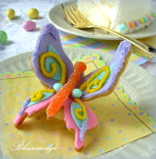 Arched butterfly cookie