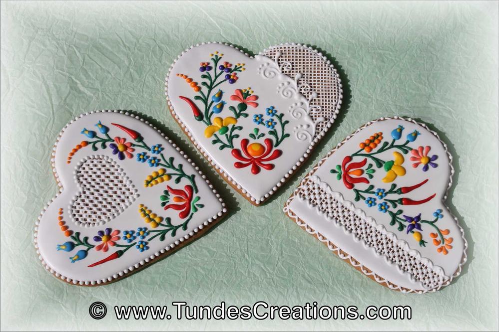 Gingerbread heart cookies with folk art design