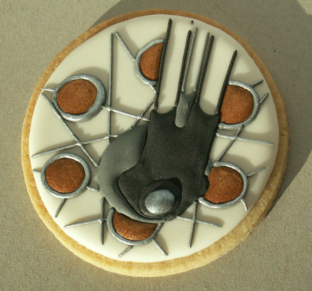 Motorbike wheel and spokes cookie