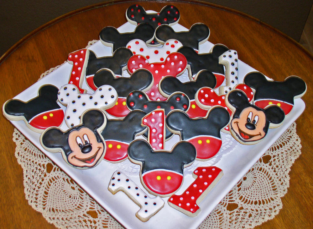Ohm Mickey & Minnie Mouse Pull Press Cookie Cutter Cake Fondant Tool Cookie  Cutter Price in India - Buy Ohm Mickey & Minnie Mouse Pull Press Cookie  Cutter Cake Fondant Tool Cookie