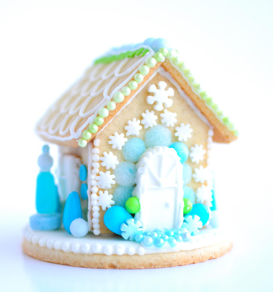 Blue-Green Cookie Cottage by Jolies Gourmandises