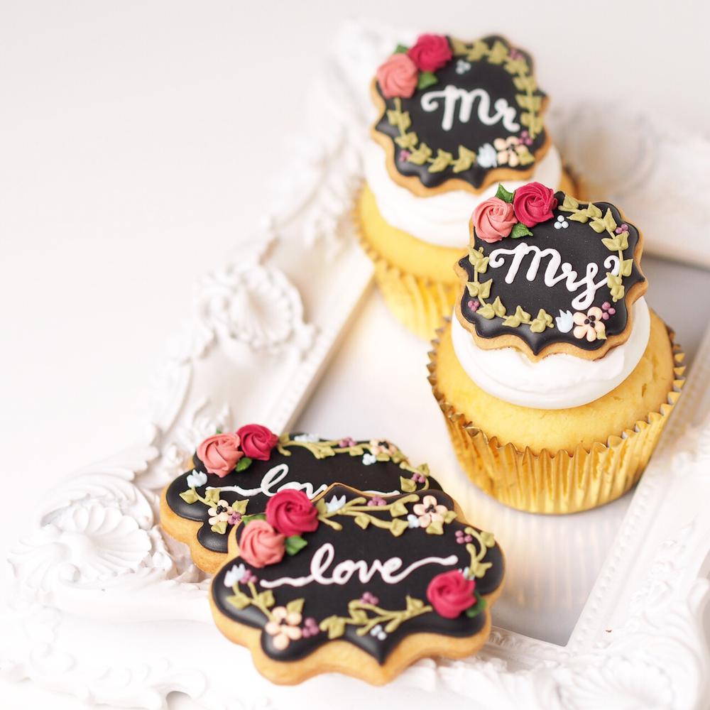 Garden wedding cookies &amp; cupcakes
