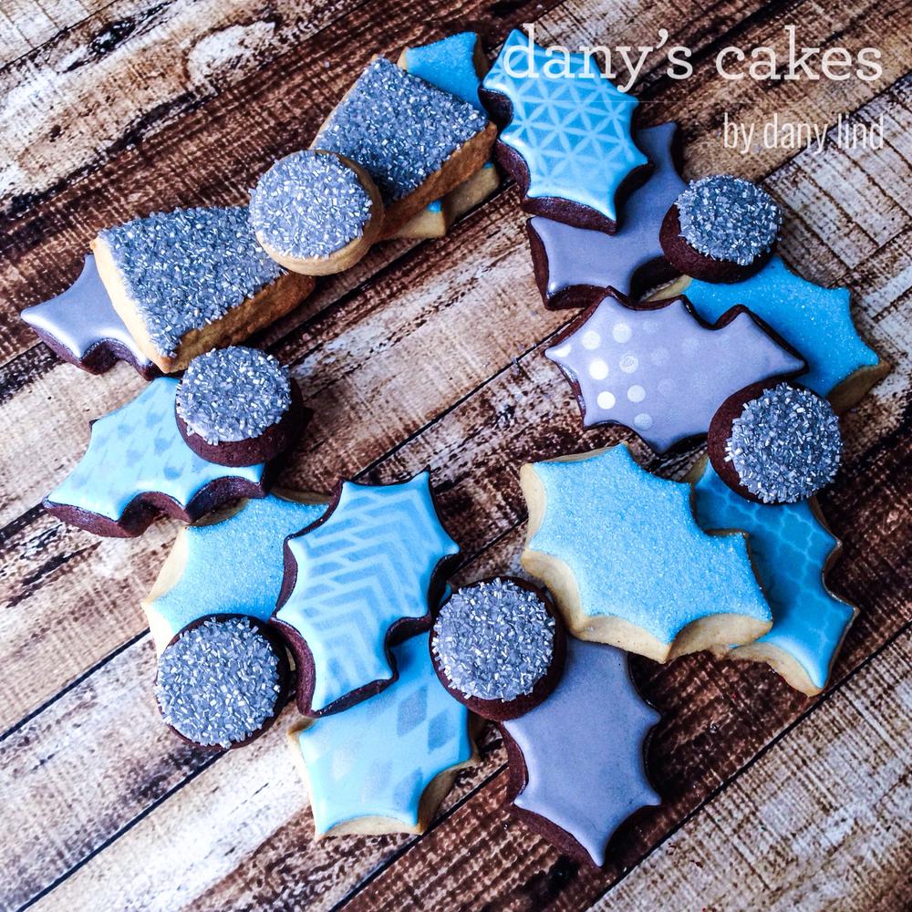 Blue Christmas Wreath by Dany's Cakes
