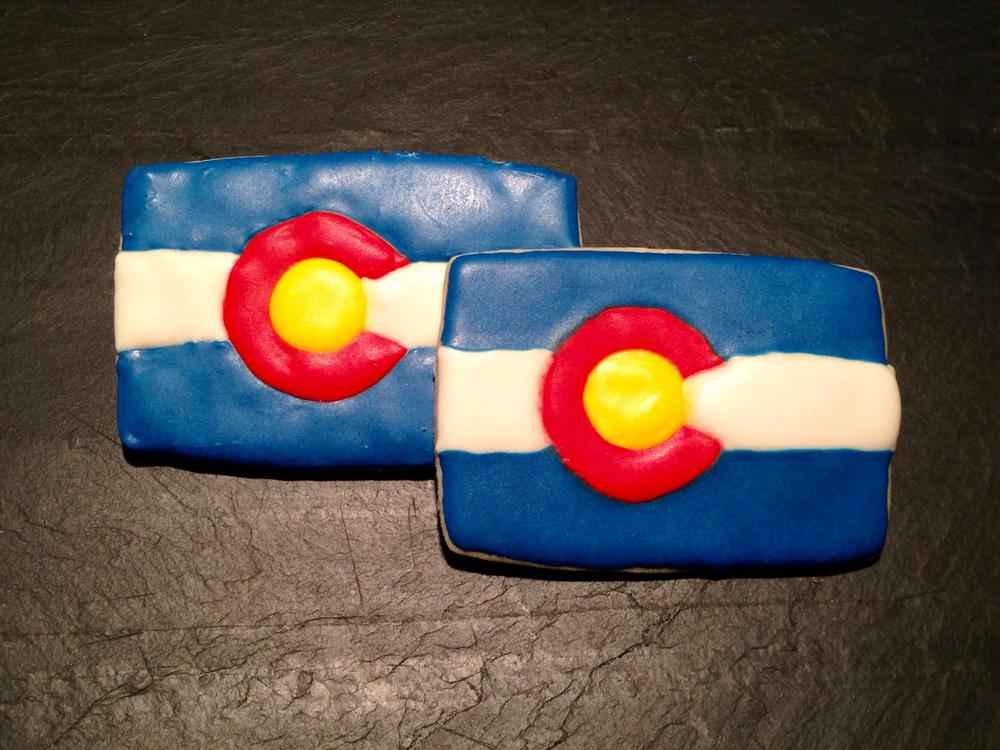 Colorado state flag cookies
