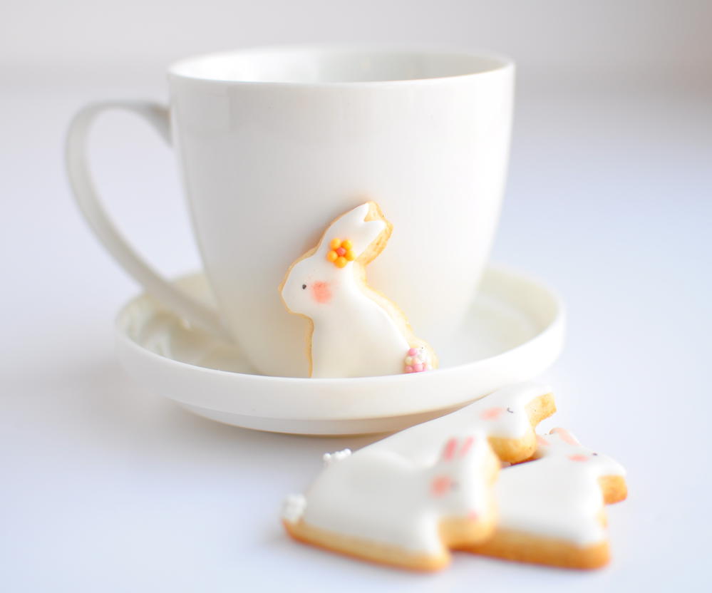 Mini bunnies cookies with tea by Jolies Gourmandises