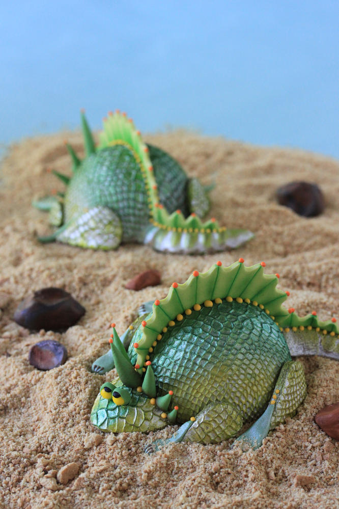 3-D Lizard (or Dragon?!) Cookies/Julia M Usher