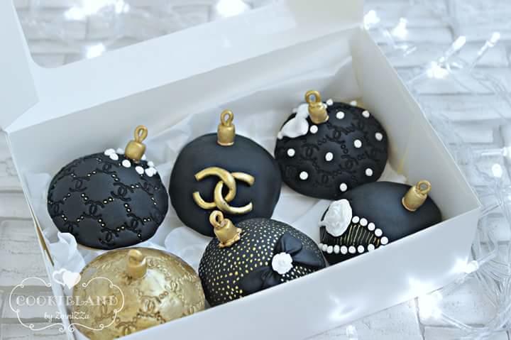 Chanel Christmas ornament cookies