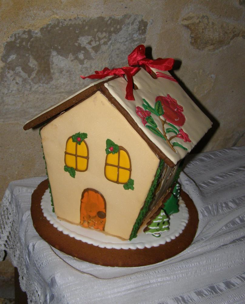 Pomegranate gingerbread house