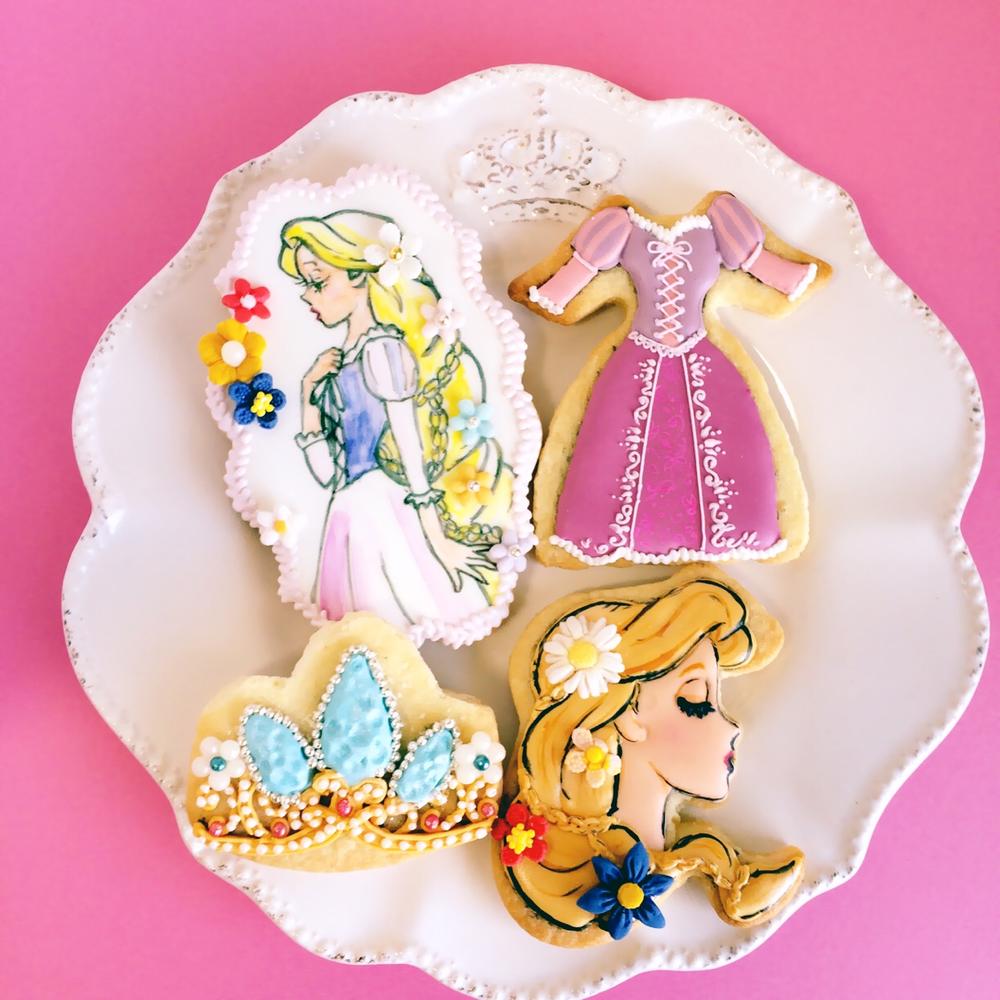 Tangled theme cookie set