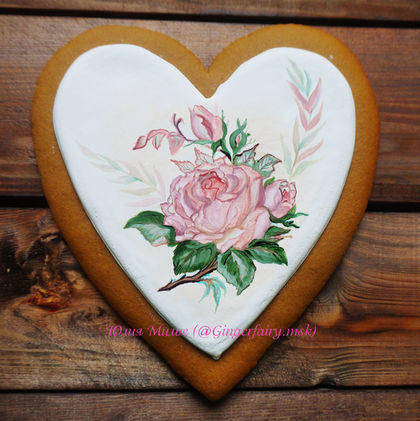 handpainted Sweet rose gingerbread heart by Gingerfairy