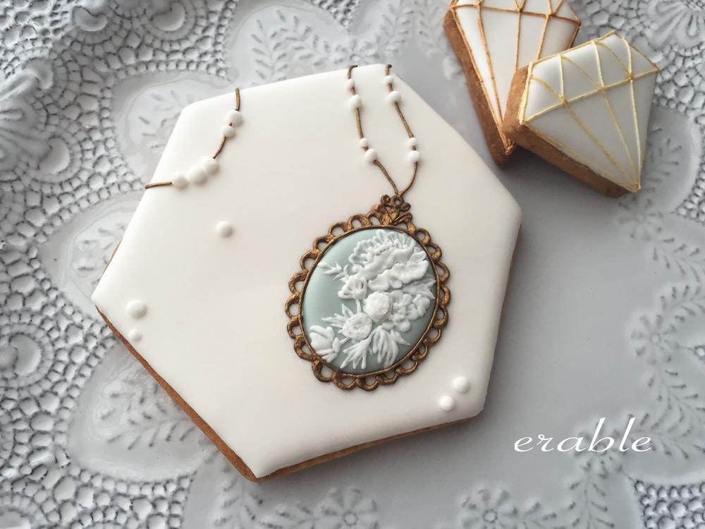 Necklace of a cameo