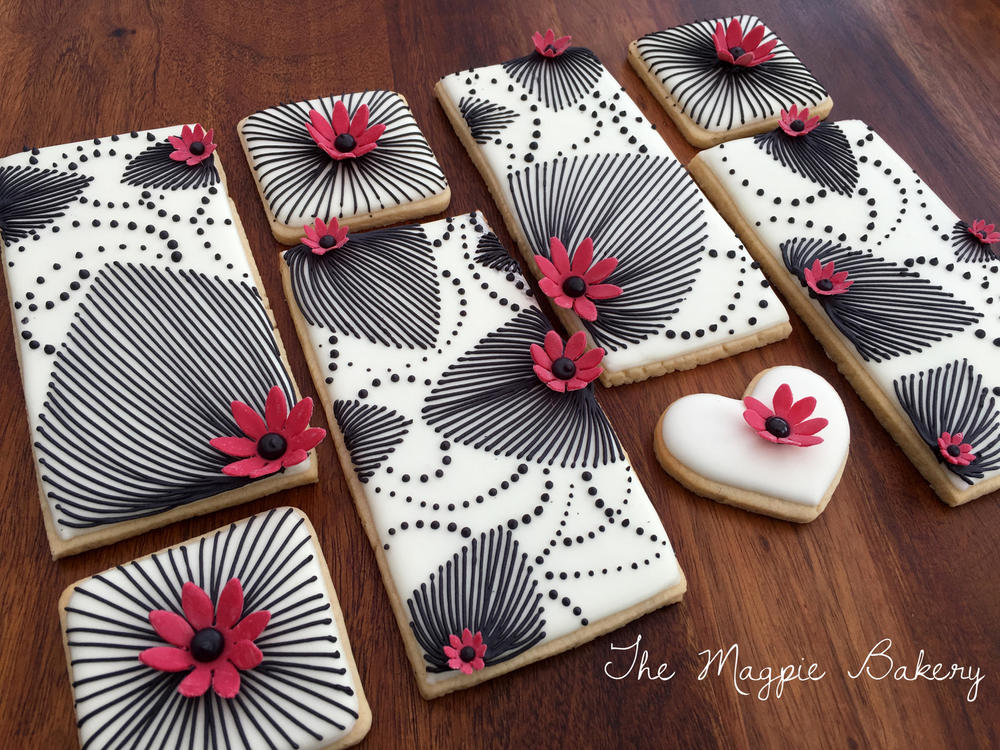 Black &amp; White Floral Design | The Magpie Bakery