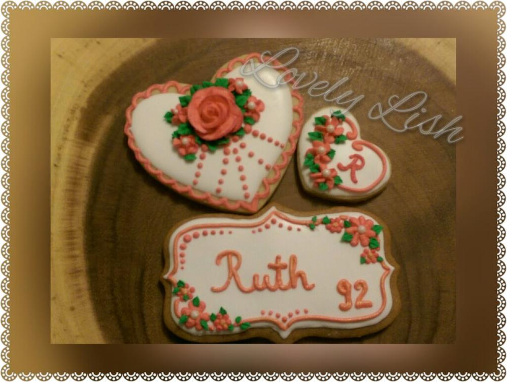 Birthday cookies traditional rose