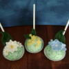 Moms Day Floral Cake Pops: close-ups