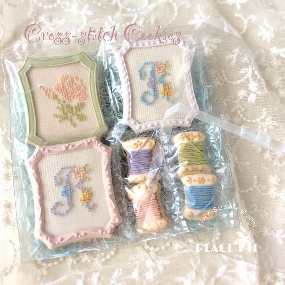 Small Gift ♡ Cross-stitch Cookies
