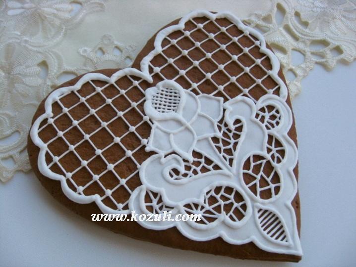 Cookie with Catwork embroidery