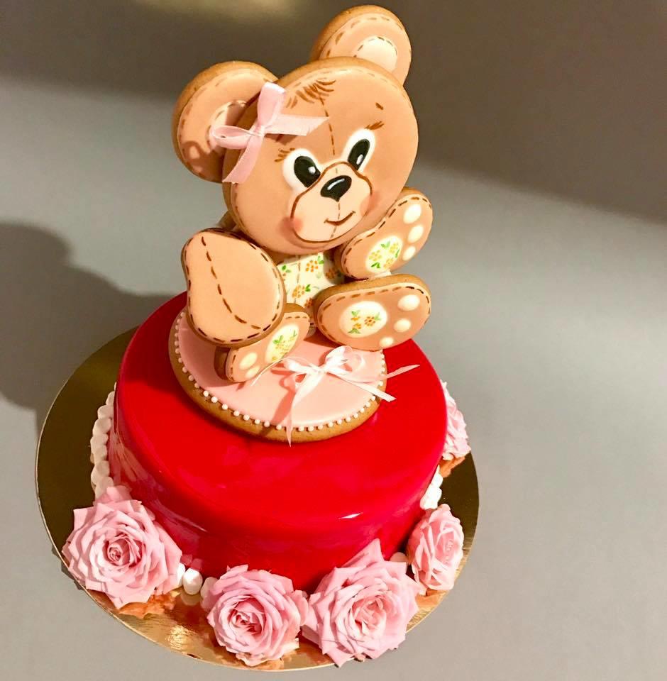 Birthday cake with teddy bear cookie
