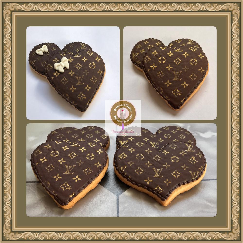 These custom made Louis Vuitton cookies are beautifully designed