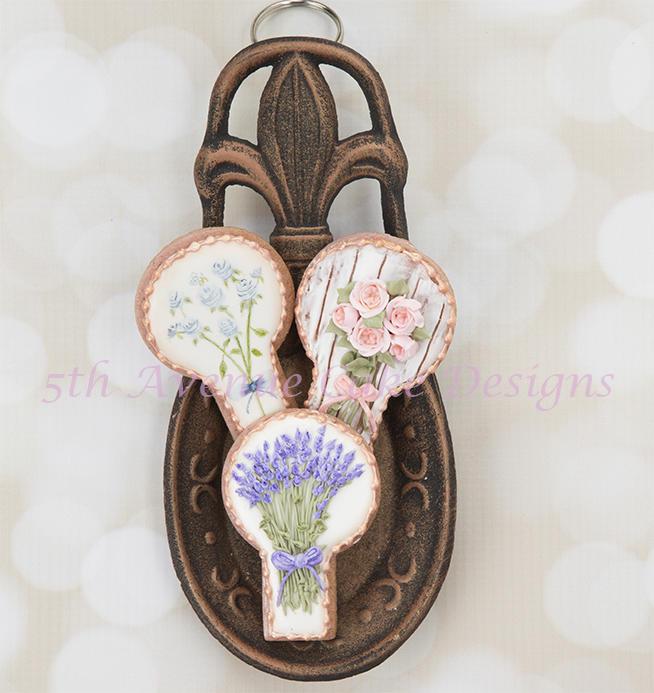 Three Floral Cookie Designs Using the Same Cookie Cutter ‍‍
