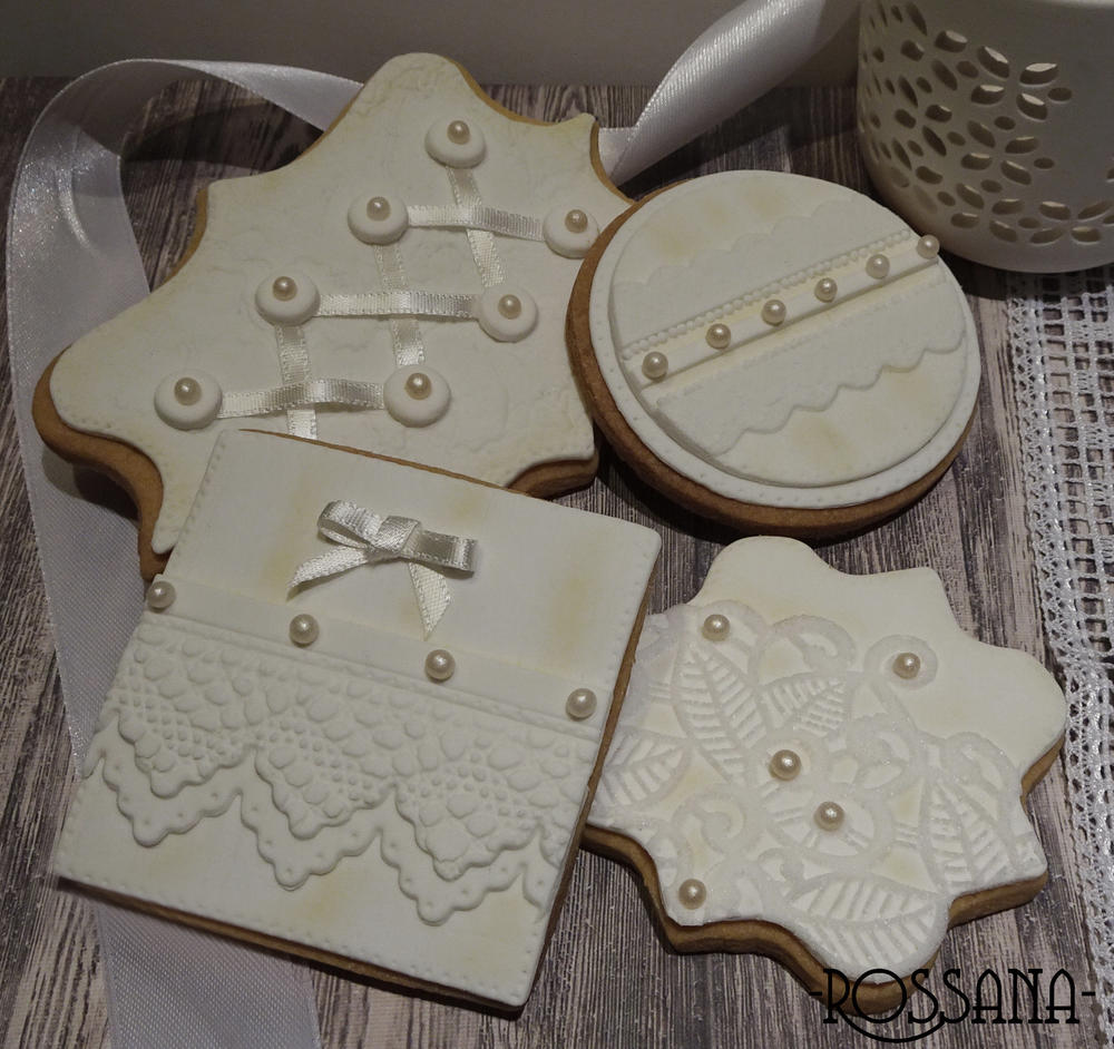White Lace Vintage Cookies
