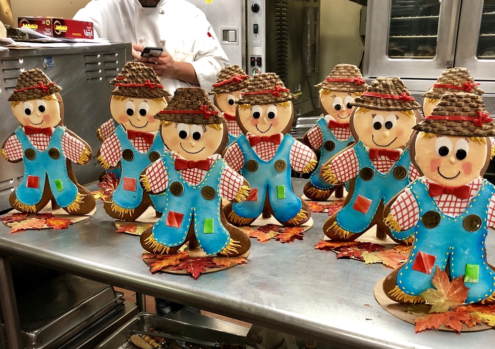 3-D Gingerbread Scarecrows