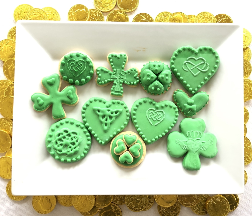 Irish Clover Celtic Knot Green Cookies by Gretchen Thomas