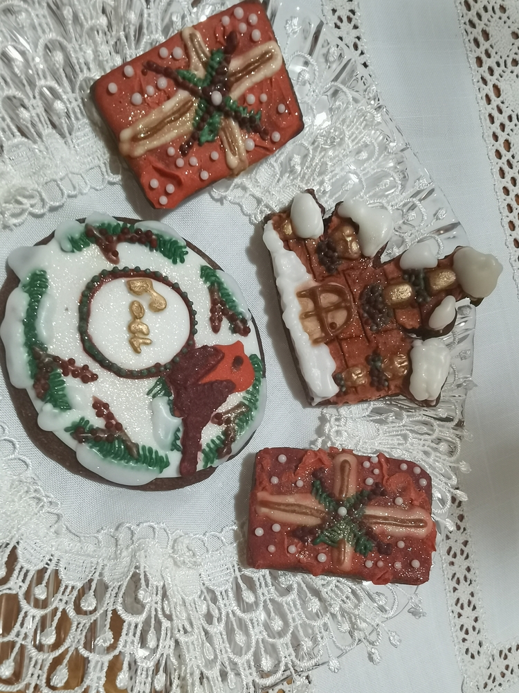 White Christmas Cookie Set