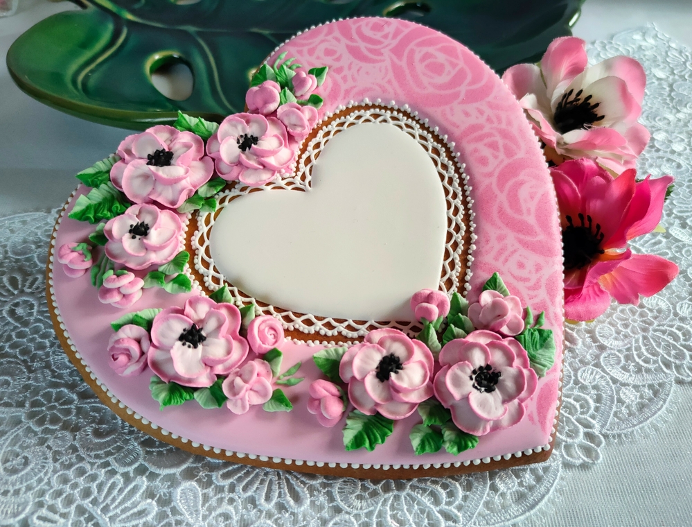 Airbrushed Heart with Flowers