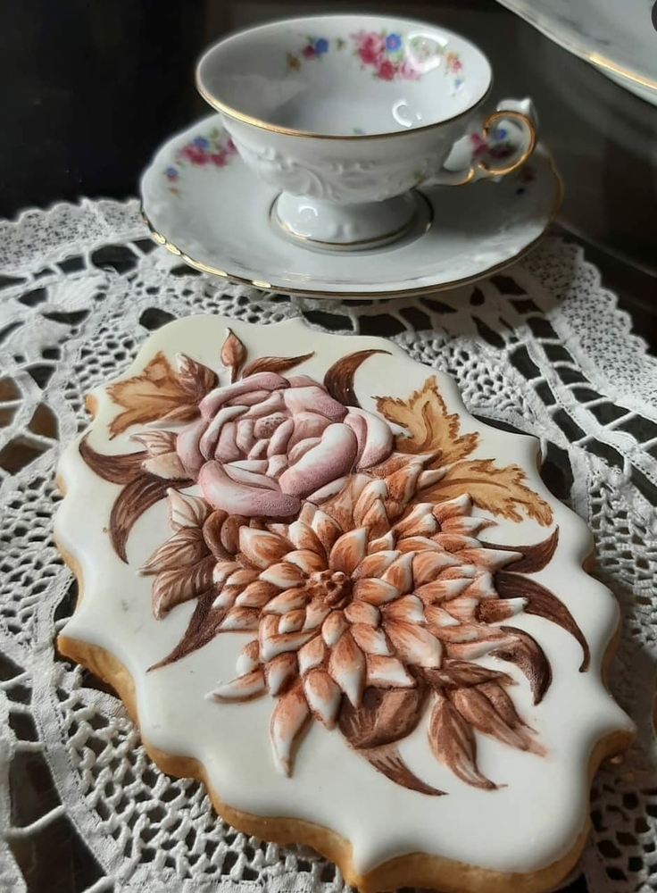 Handpainted Floral in Royal Icing Relief