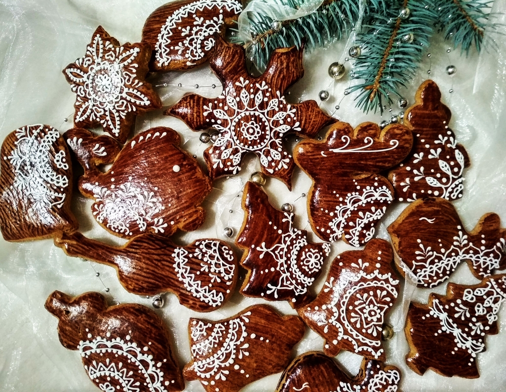 Dřevěné perníčky s mandalou (aka Wooden Gingerbread Cookies with Mandala)