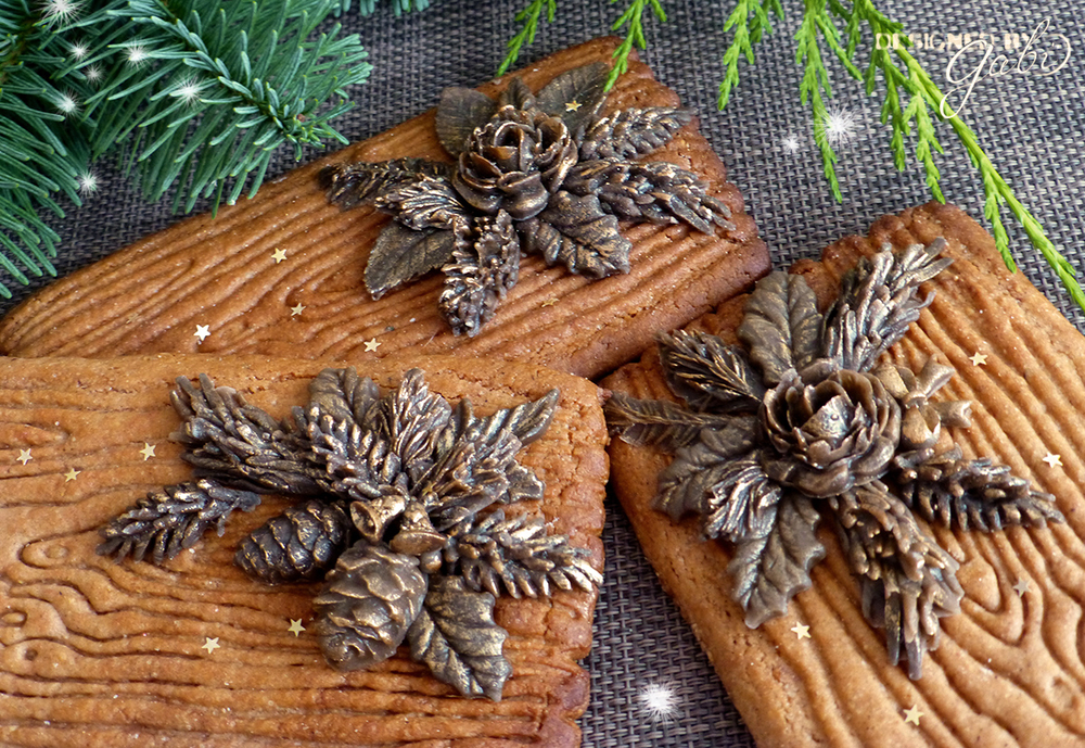 Christmas Motifs on Wood Texture Cookies