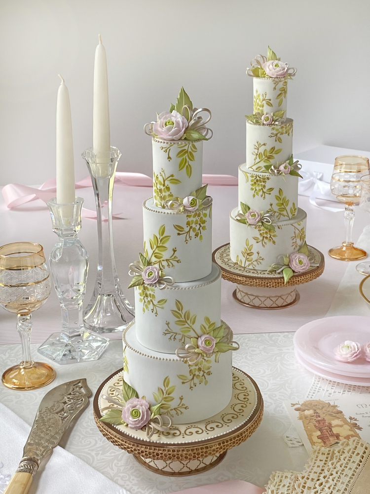 Wedding Cake and Cake Stand Cookies